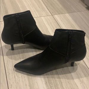 Steve Madden Ankle kitten heel booties